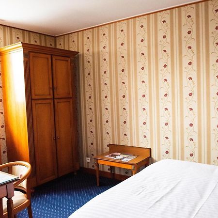 Hotel Jolly Roger Dunkirk Екстер'єр фото
