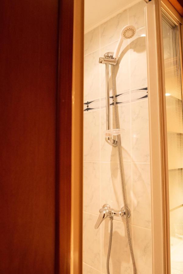 Hotel Jolly Roger Dunkirk Екстер'єр фото